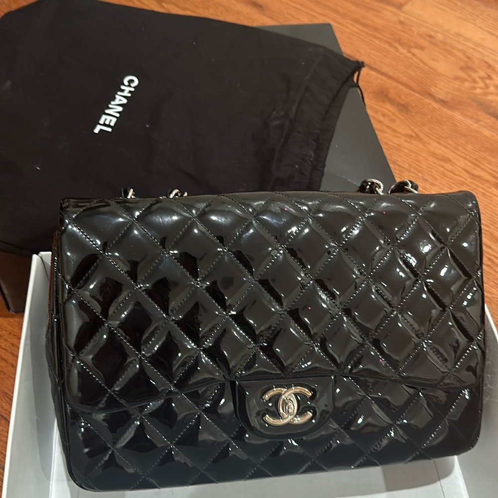 Jumbo Chanel patent bag